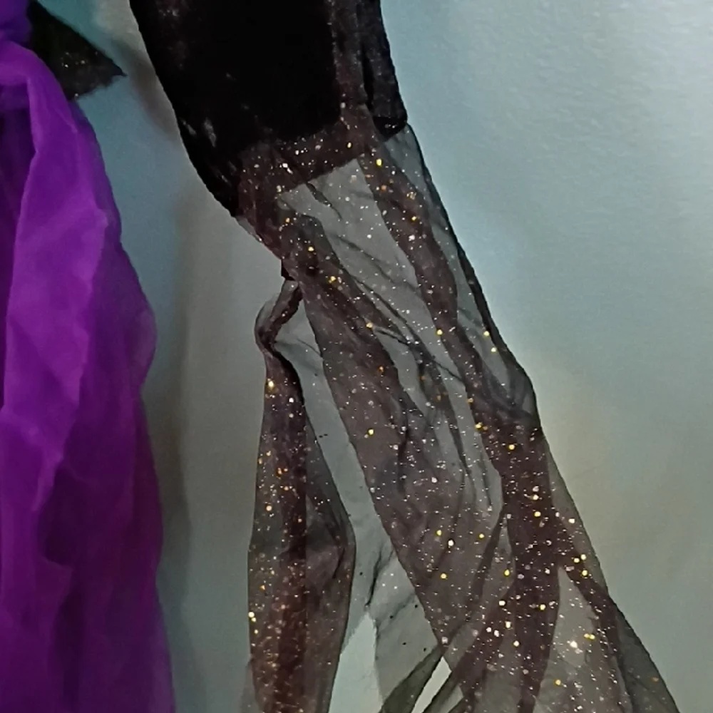 🧹Girls Size Medium Witch Velvet Dress with Sequin Details